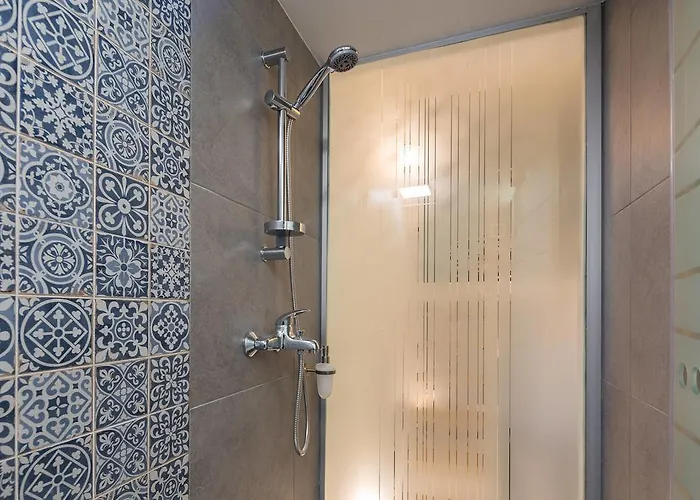 בית הארחה N&m 3*